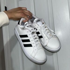 Adidas shoes kept in great condition. Only worn 3 times.